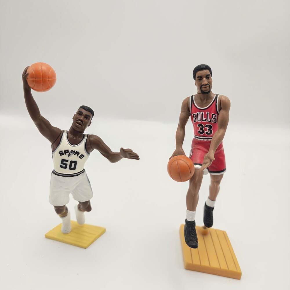 1996 Kenner Starting Lineup David Robinson and Scottie Pippen NBA Action Figures